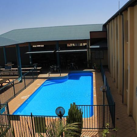 Ningaloo Club Backpackers Hostel Coral Bay Bagian luar foto