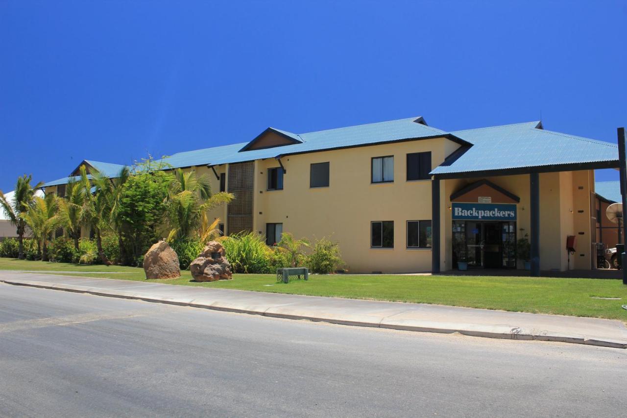 Ningaloo Club Backpackers Hostel Coral Bay Bagian luar foto